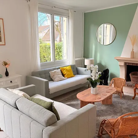 Maison Familiale Au Vesinet, Calme Et Proche Paris