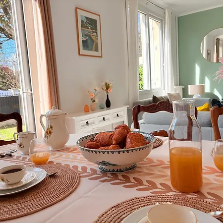 Maison Familiale Au Vesinet, Calme Et Proche Paris *