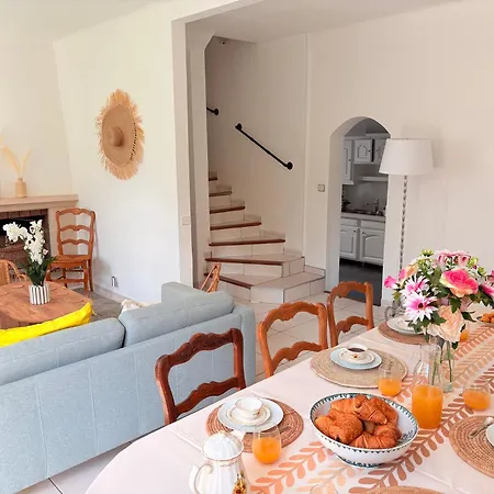 Villa Maison Familiale Au Vesinet, Calme Et Proche Paris Le Vesinet