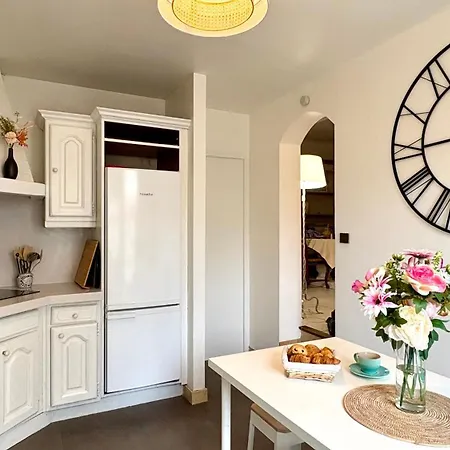 Maison Familiale Au Vesinet, Calme Et Proche Paris Villa
