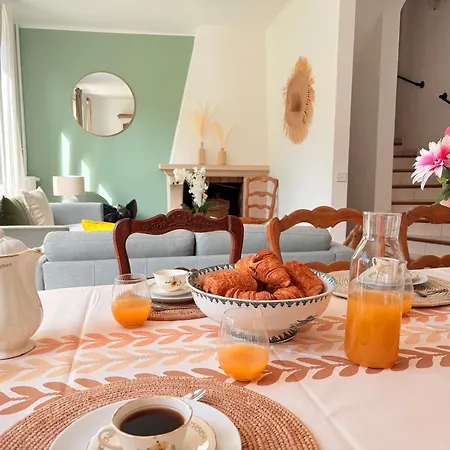 Maison Familiale Au Vesinet, Calme Et Proche Paris * Le Vesinet
